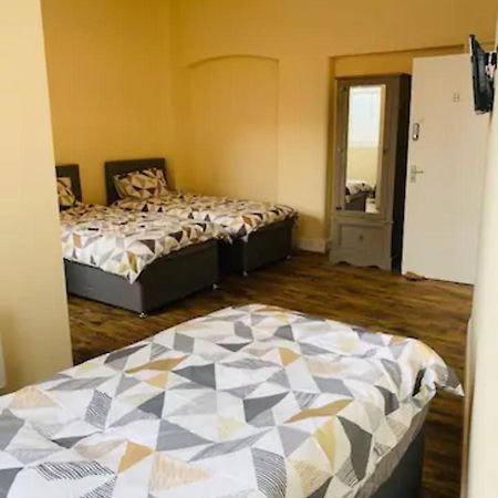 ليدز 8 Fish Street, Budget City Centre Accomodation المظهر الخارجي الصورة